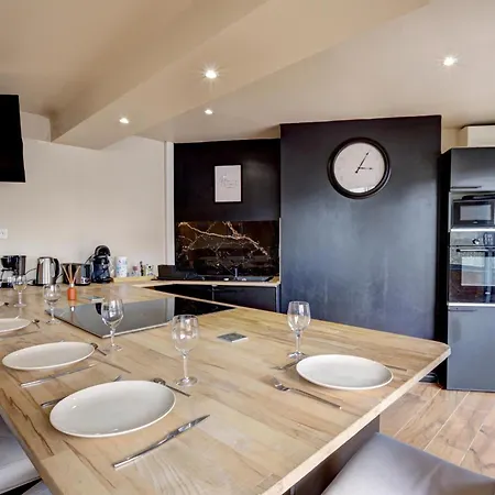 Moderne Avec Balcon, Parking Prive Et Espace Bien-etre A - Fr-1-496-269