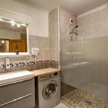 Moderne Avec Balcon, Parking Prive Et Espace Bien-etre A - Fr-1-496-269 Appartement Saint-Chamond